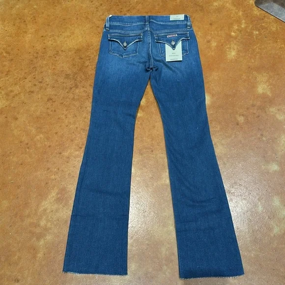 Nwt Hudson Mid rise Baby bell Blue Jeans. Size 29